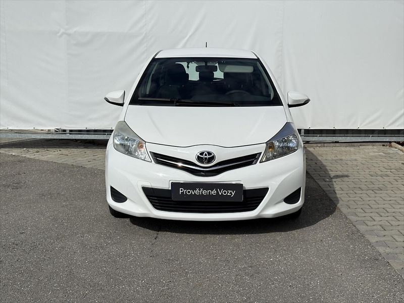 Toyota Yaris 1,0 AZ Power - fotka 2 z 15