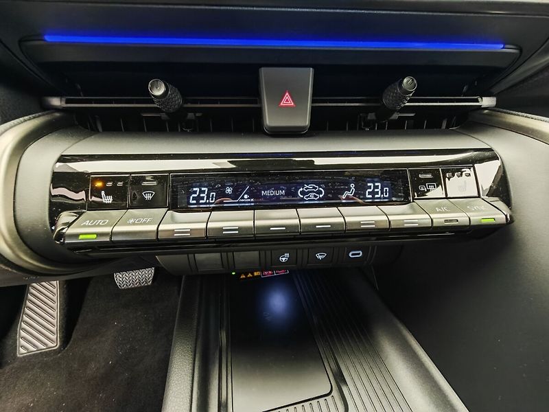 Toyota C-HR 2.0 Hybrid 4x2 Executive - fotka 40 z 48