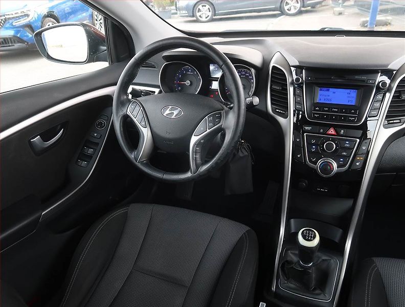 Hyundai i30 (2012) 1.6 GDI, Serv.kniha, Tempomat - fotka 7 z 18
