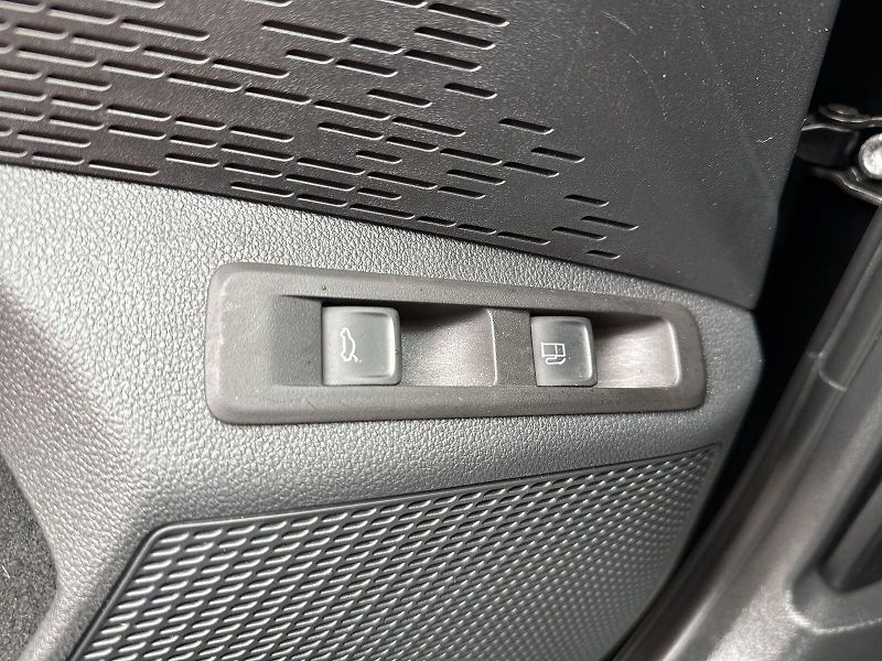 Škoda Octavia (2020) Combi 1.4 TSI iV DSG RS - fotka 12 z 35