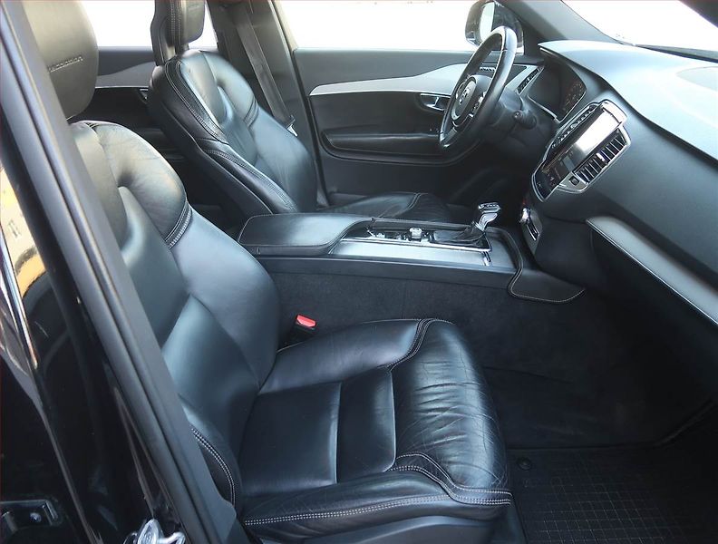 Volvo XC90 (2015) D4 - fotka 9 z 23