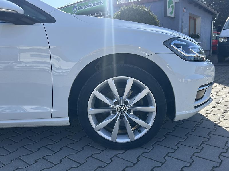 Volkswagen Golf Variant 2,0TDi Highline NAVI LEDMATRIX - fotka 14 z 69