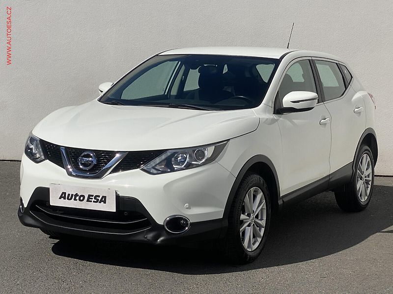 Nissan Qashqai (2015) 1.6 dCi 4x4, Acenta - fotka 3 z 16