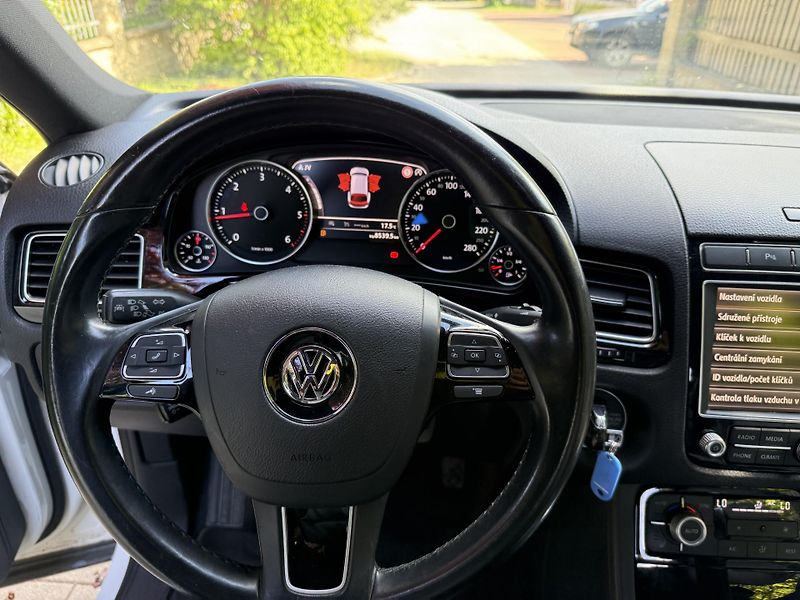 Volkswagen Touareg (2016) 3.0 TDI 4Motion (193kW/262k) T - fotka 11 z 20