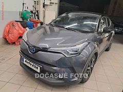 Toyota C-HR (2017) 1.8 Hybrid, ČR, servis.kniha - fotografie inzerátu