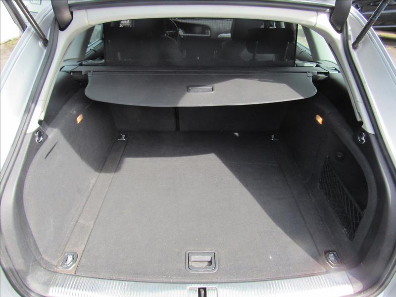Audi A4 Avant 2,0 TDi 130KW Attraction - fotka 27 z 36