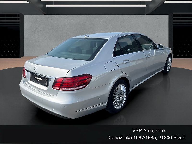 Mercedes-Benz Třídy E 350 BlueTec 4MATIC - fotka 5 z 19