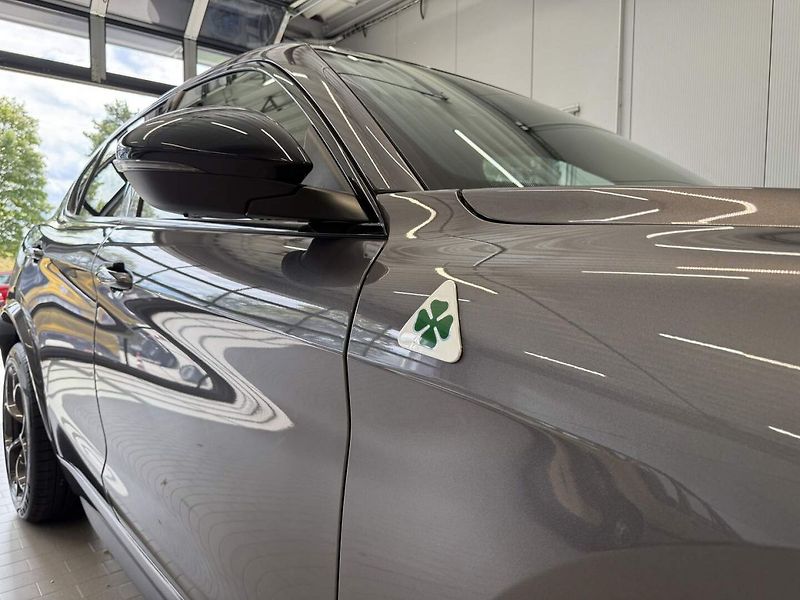 Alfa Romeo Stelvio (2026) Quadrifoglio 2.9 V6 BiTurbo 52 - fotka 26 z 28