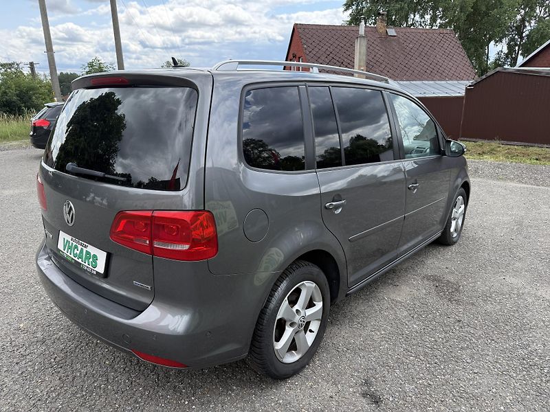 Volkswagen Touran - fotka 4 z 22
