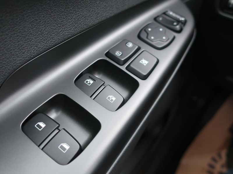 Hyundai Kona 65kWh-150KW POWER STYLE HEADUP - fotka 31 z 32