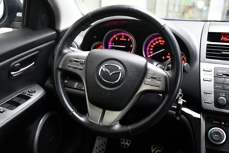 Mazda 6 2.0D 103kW AUT. A/C VYHŘ.SEDAČ - fotka 6 z 35