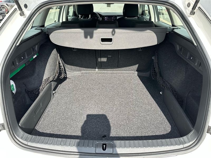 Škoda Octavia Combi STY TS 110/1.5 M6F - fotka 18 z 23