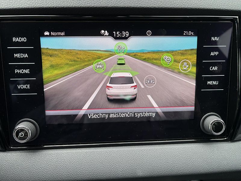 Škoda Karoq (2022) 2.0TSi 140kW 4x4SPORTLINE      - fotka 32 z 45