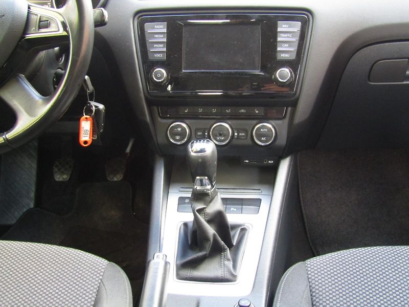 Škoda Octavia (2014) 1.6 TDI 77kW - fotka 17 z 40