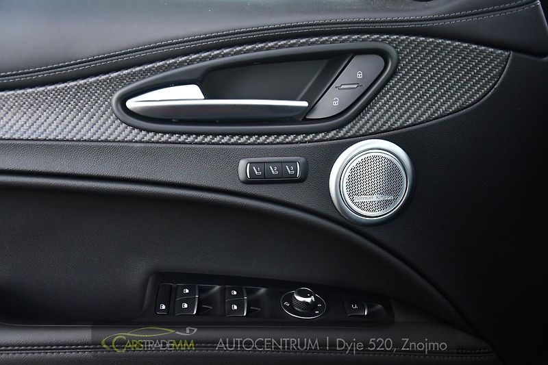 Alfa Romeo Stelvio 2.9V6 Bi-T.382 kW QUADRIFOGLIO - fotka 26 z 56