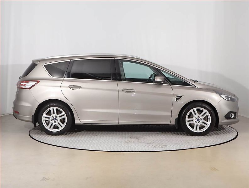 Ford S-MAX (2017) 2.0 TDCi, 4X4, Automat, Navi - fotka 6 z 19