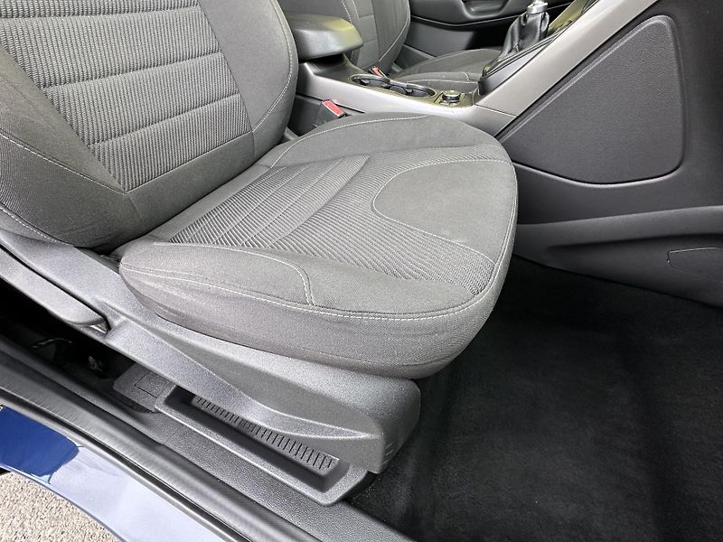 Ford Kuga (2014) 2.0TDCI/103kW * ČR * 4x4  - fotka 17 z 33