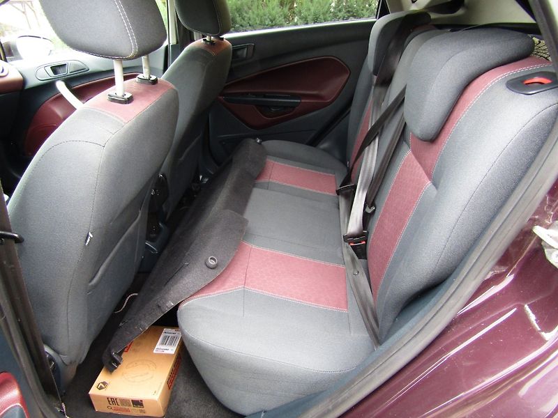 Ford Fiesta (2009) 1.6 TDCi 66kW - fotka 21 z 34