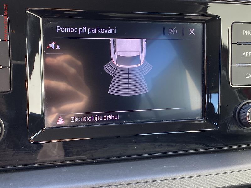 Škoda Scala (2020) 1.6 TDi, Ambition, DSG, LED - fotka 17 z 18