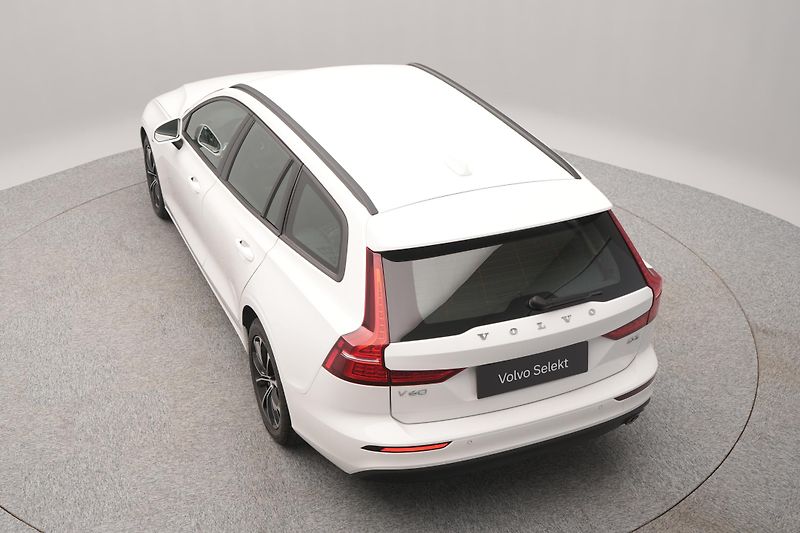 Volvo V60 D3 MOMENTUM  AUT CZ 1.maj - fotka 13 z 34