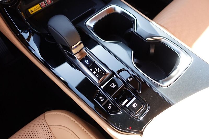 Lexus NX 350h NX350h Prestige 4x4 - fotka 24 z 36