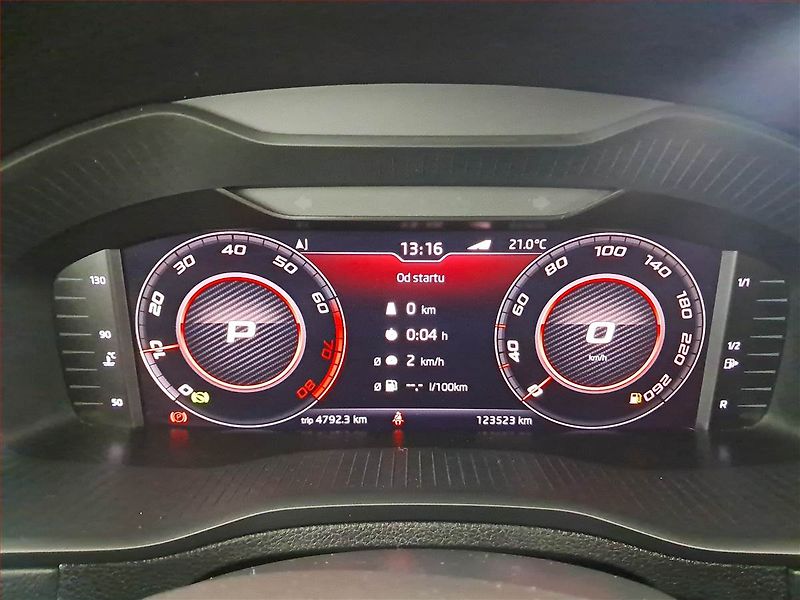 Škoda Karoq (2019) Sportline 2.0 TSI - fotka 11 z 29