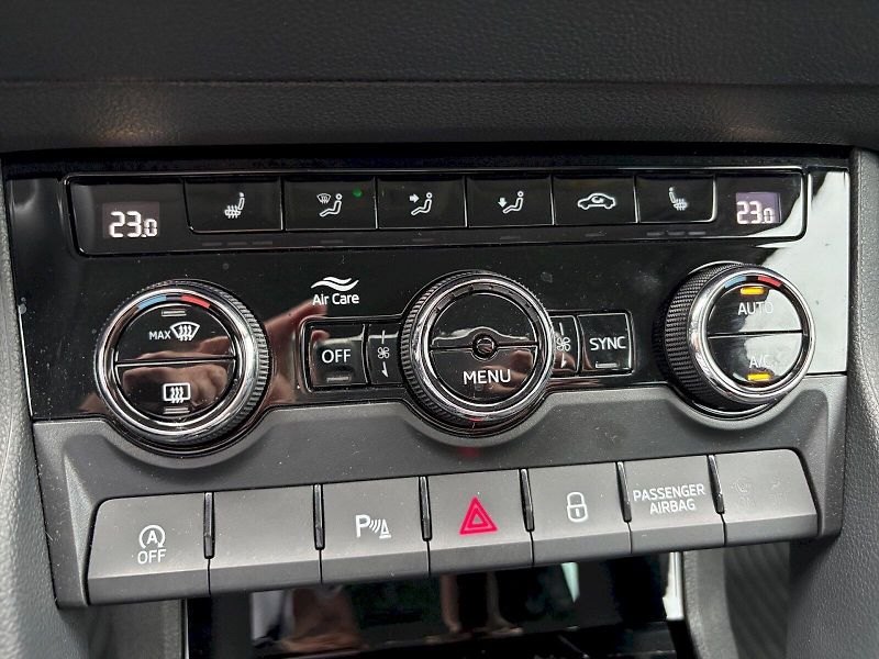 Škoda Karoq (2025) SELECTION 1.5 TSI 110 kW A7F - fotka 29 z 31