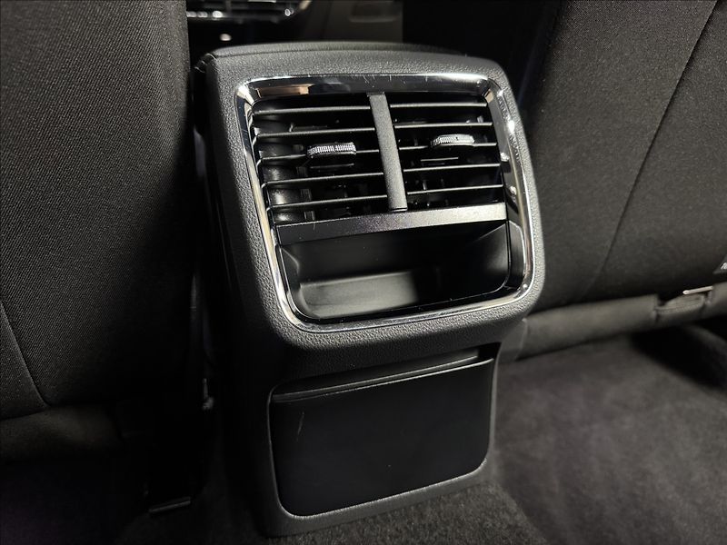 Škoda Octavia 2,0 TDi  DSG 4x4 Scout Virtual - fotka 17 z 46