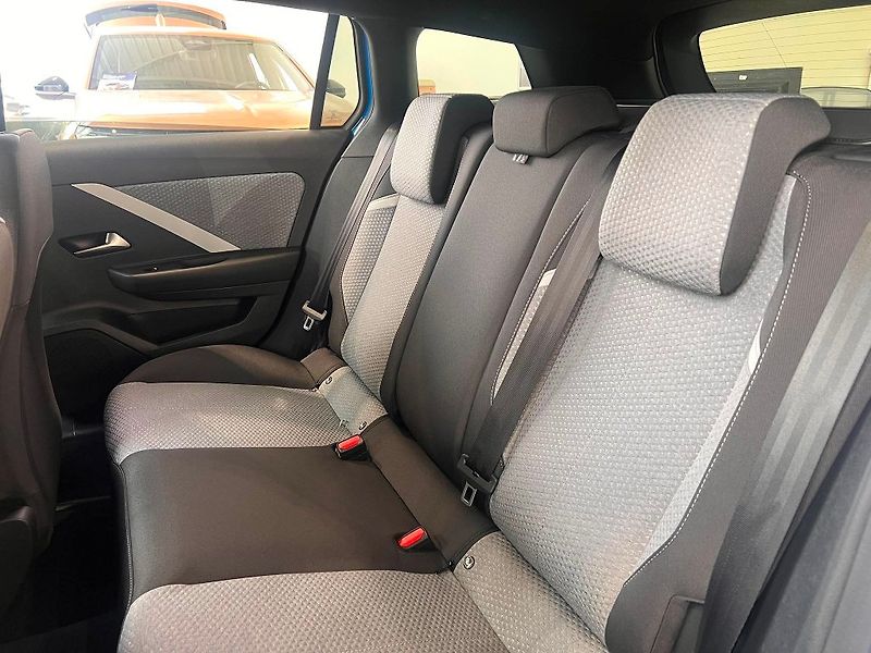 Opel Astra (2026) Edition ST Hybrid 145 k eDCT6 - fotka 23 z 28
