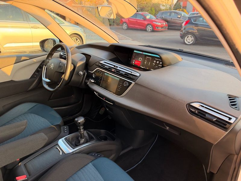 Citroën Grand C4 SpaceTourer (2019) 1.2 PureTech 96kW 7.Míst - fotka 26 z 30