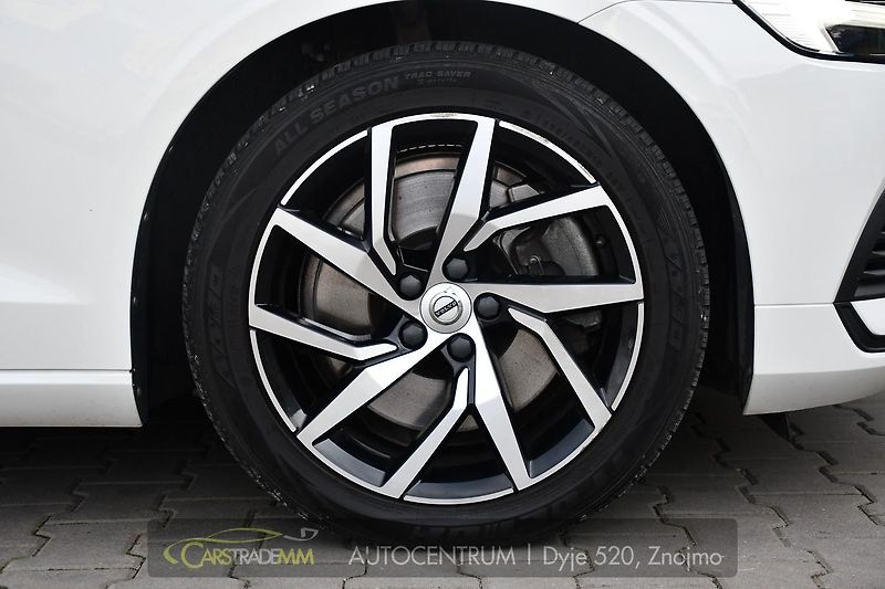 Volvo V60 2,0 T6 186kW PHEV TWIN ENGINE - fotka 47 z 51
