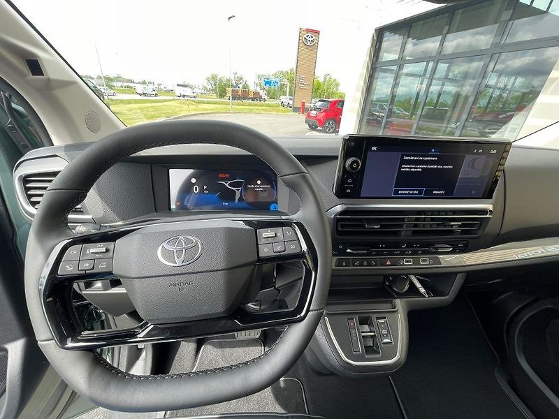 Toyota ProAce Verso 2.2D 180HP 8A/T VIP 6 - fotka 14 z 30