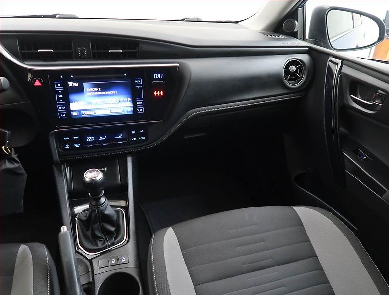 Toyota Auris (2017) 1.2 Ti, Park. senzory - fotka 8 z 14