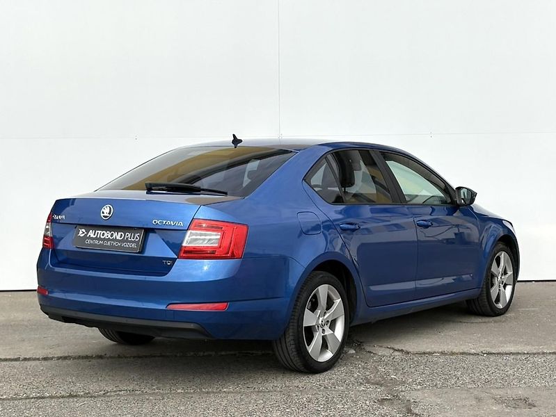 Škoda Octavia 2.0 TDI DSG / 110 kW Elegance - fotka 2 z 19