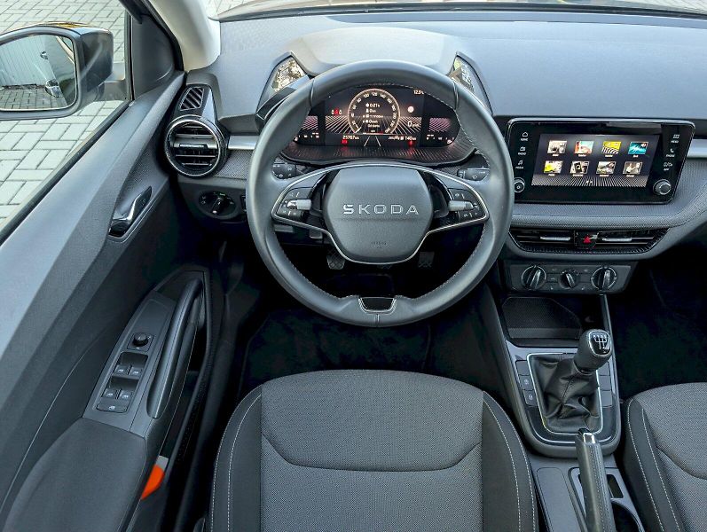 Škoda Fabia (2025) 1,0 TSI / 70 kW Selection - fotka 6 z 30
