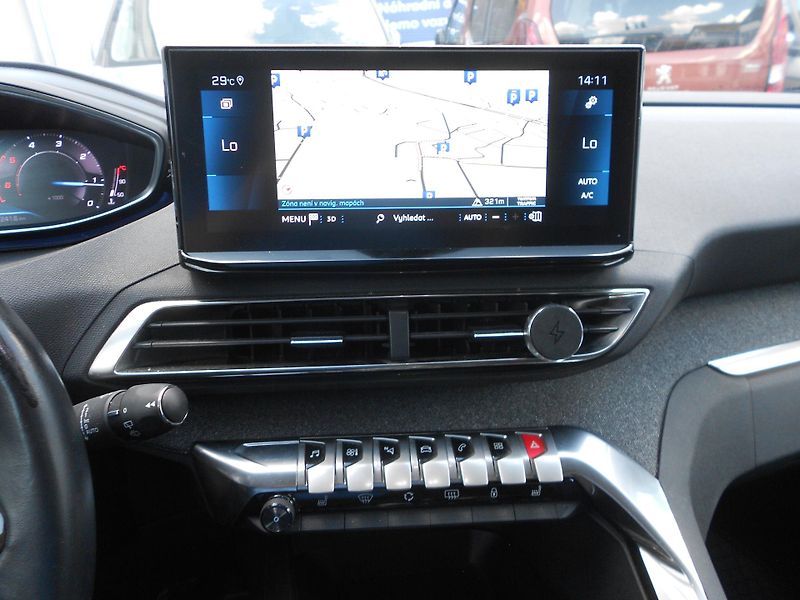 Peugeot 5008 ALLURE PACK 1.5HDi 130k EAT8 - fotka 11 z 14