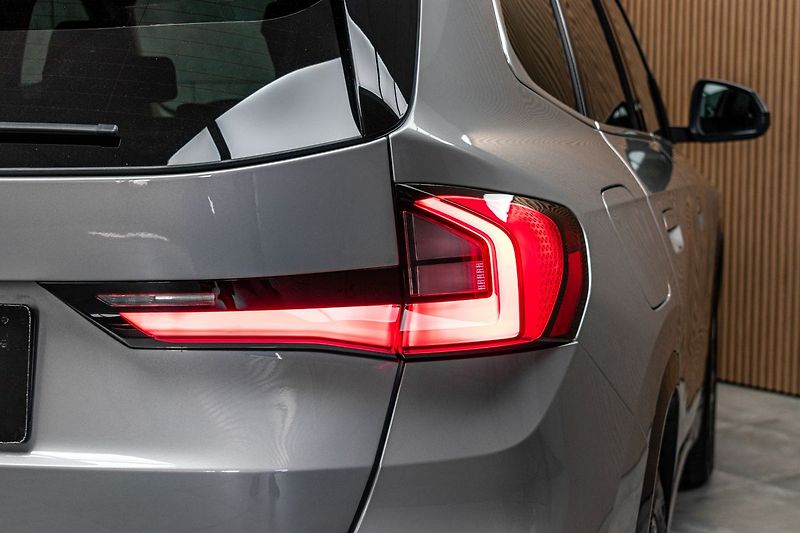 BMW X1 xDrive20d TAŽNÉ*ZÁRUKA*ČR 1.M* - fotka 39 z 43
