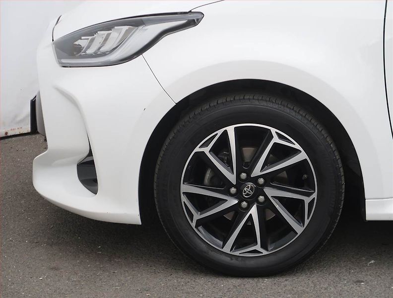 Toyota Yaris (2021) 1.5 VVT-i, Automat, Serv.kniha - fotka 15 z 20