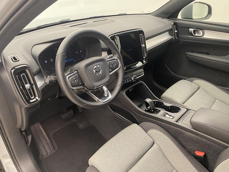 Volvo XC40 B4 CORE AUT  - fotka 4 z 49