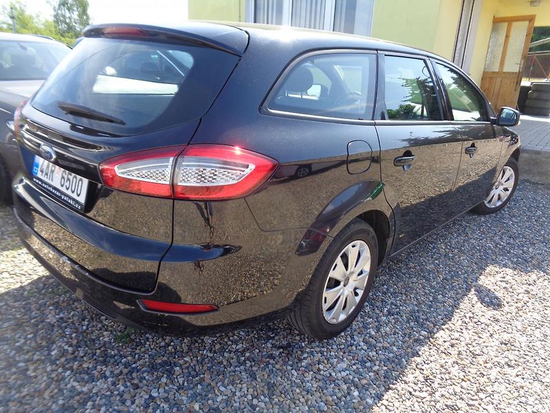 Ford Mondeo 2,0 - fotka 5 z 11