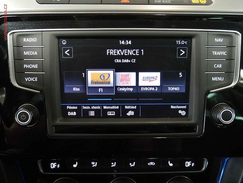 Volkswagen Passat (2017) 1.6 TDi, Navi, LED - fotka 12 z 19