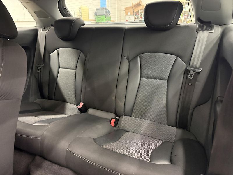 Audi A1 1.6 TDi 77 kW - fotka 14 z 15