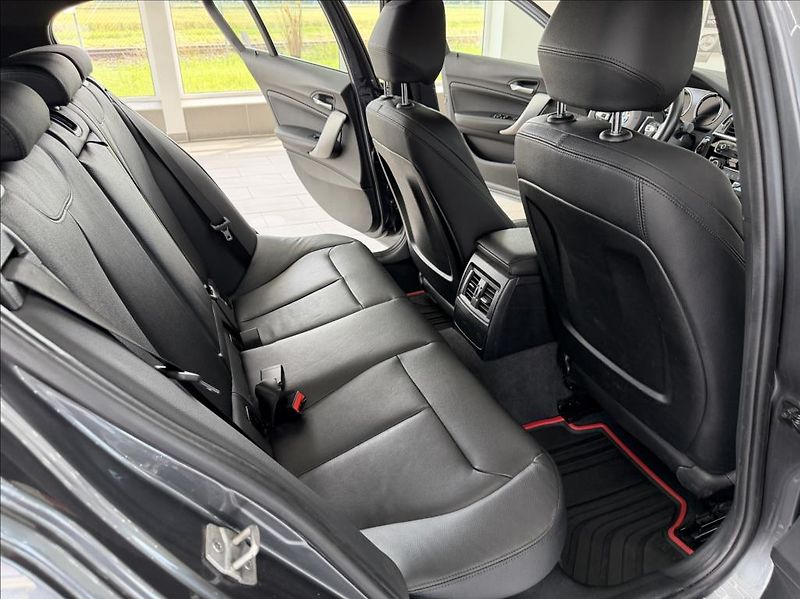 BMW Řada 1 3,0 i, M140i xDrive,Shadow,400 - fotka 32 z 41