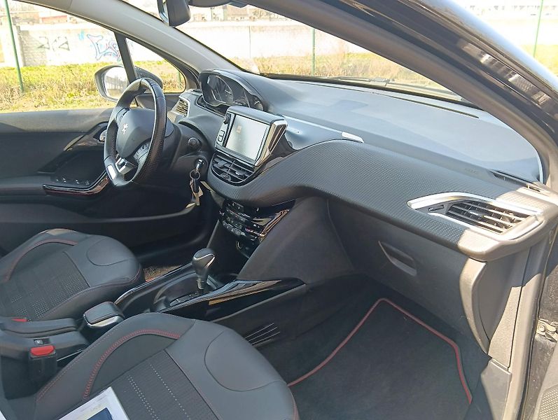 Peugeot 2008 (2018) 1.2/81kW, GT-Line, automat - fotka 10 z 37