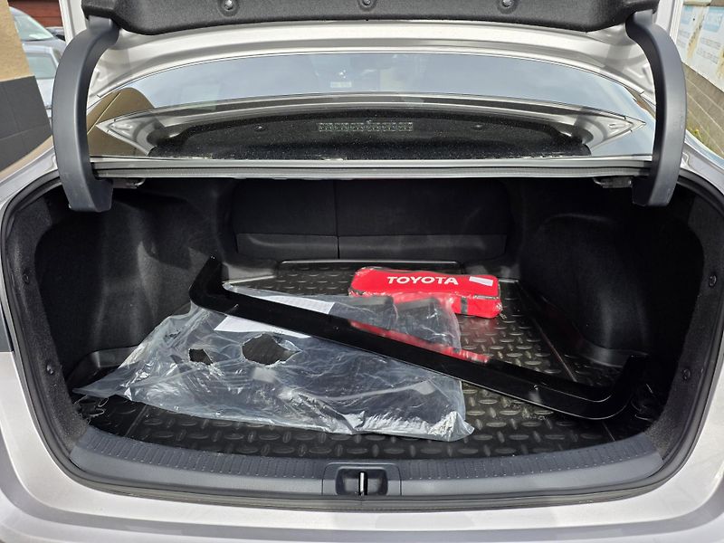 Toyota Corolla 1.6-NÍZKÉ KM-PRAVIDELNÝ SERVIS - fotka 23 z 26