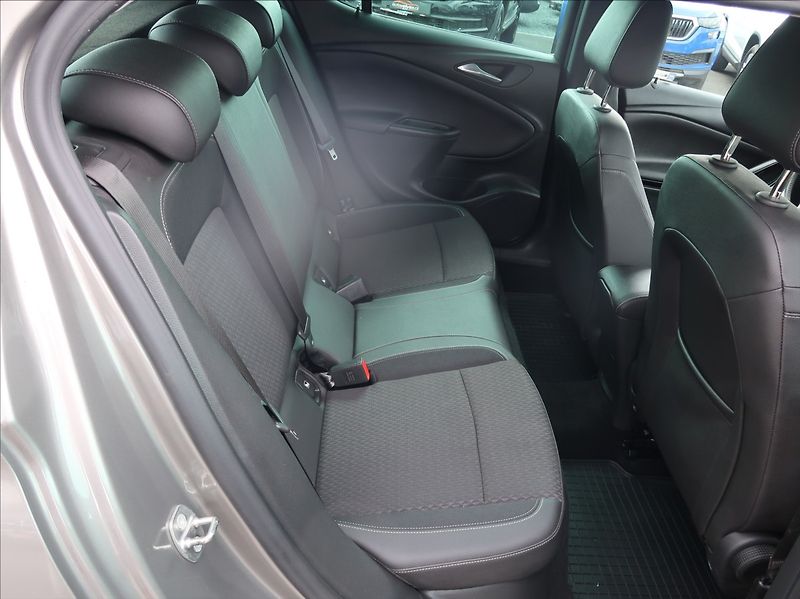 Opel Astra 1,4 Turbo,92kW,NovéČR,Serv.kn. - fotka 18 z 28