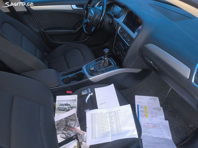 Audi A4 KRÁSNÁ,130KM,SERVISKA,1MAJITEL - fotka 7 z 24