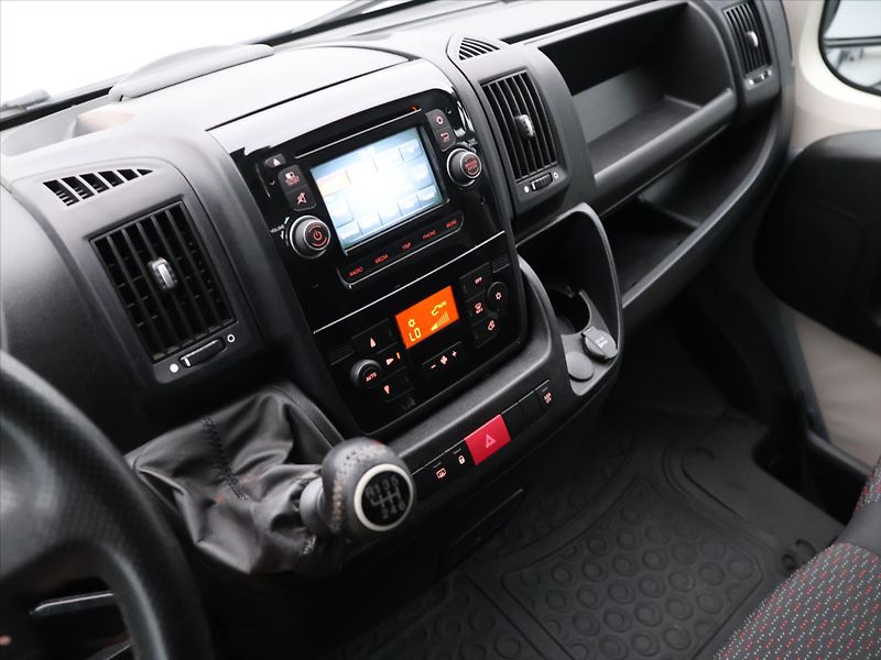 Peugeot Boxer 2,2 HDI 96kW Access CZ DPH - fotka 15 z 26
