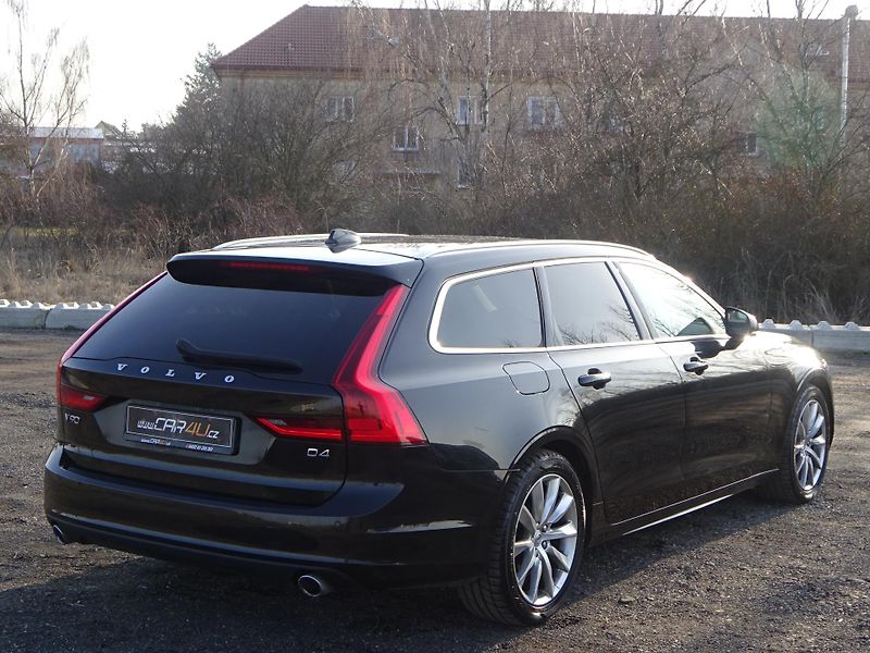 Volvo V90 D4 140kW BUSINESS PLUS DPH - fotka 22 z 32