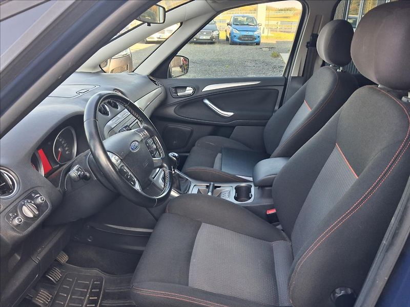 Ford S-MAX 2,0 - fotka 11 z 14